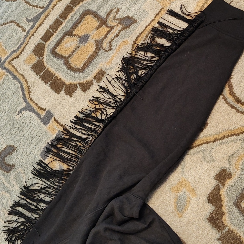 Black French terry pullover with fringed sleeve - Picture 7 of 7